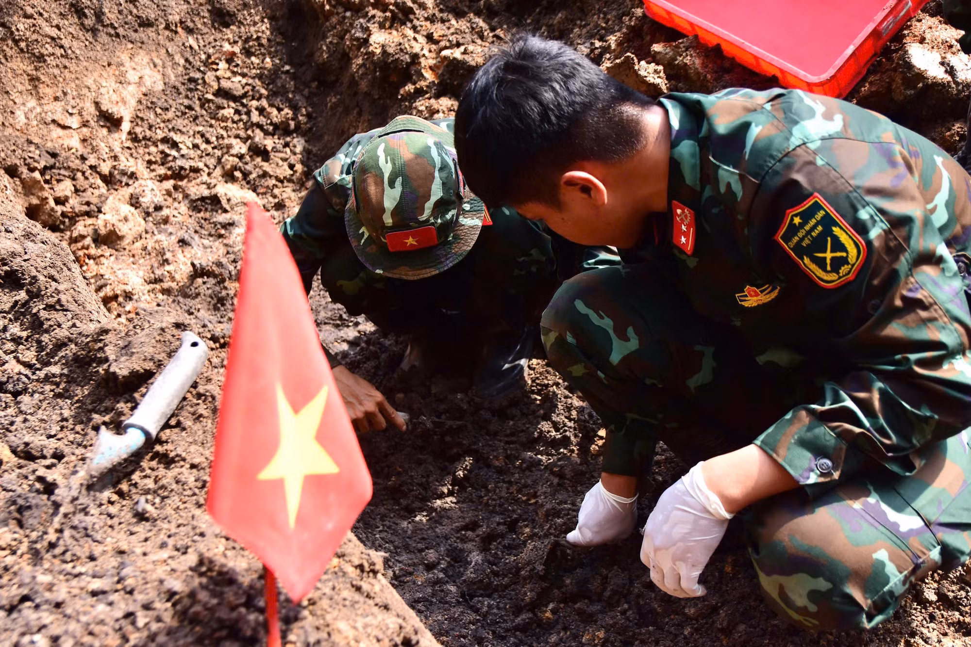 Phát hiện, quy tập 872 hài cốt liệt sĩ tại khu vực Công viên Lê Thị Riêng ảnh 3