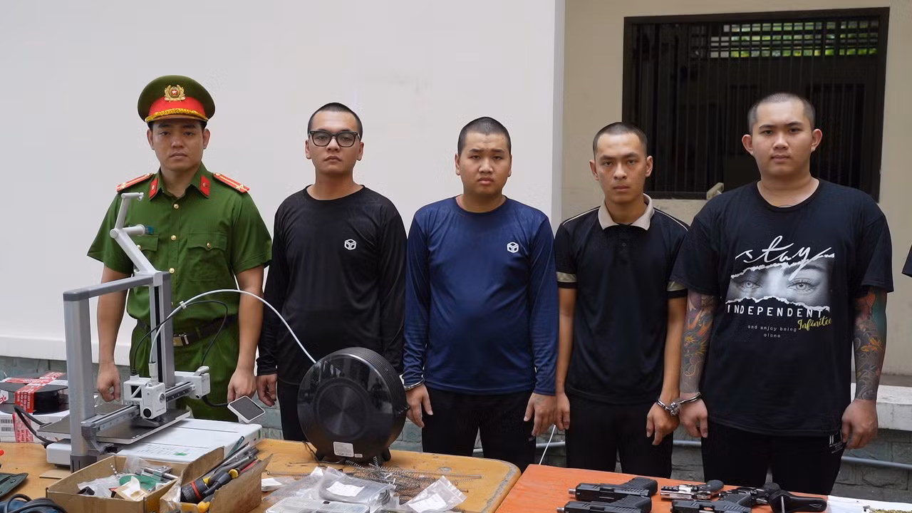 Bắt 30 đối tượng trong đường dây mua bán vũ khí quân dụng “khủng” ảnh 4