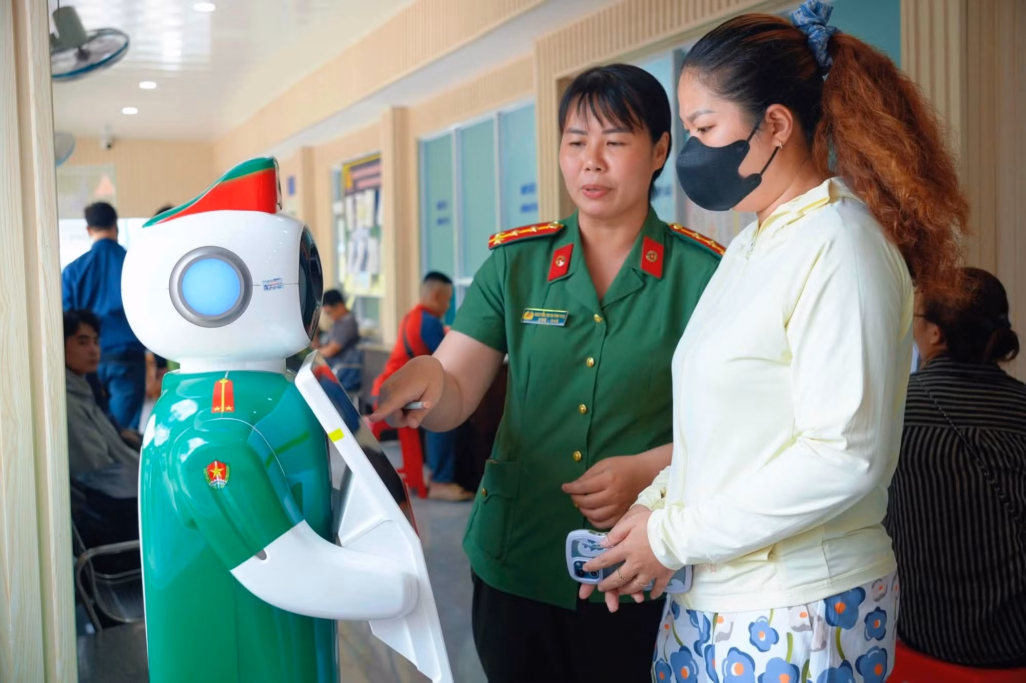 Công an xã đầu tiên triển khai Robot thông minh tích hợp AI ảnh 3