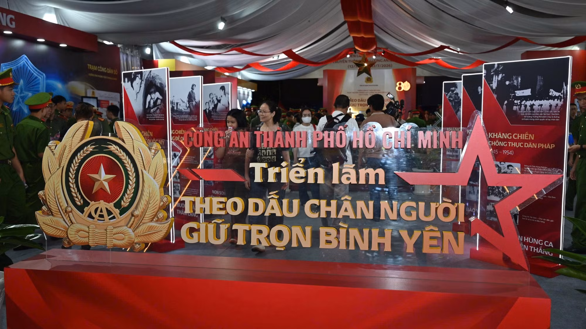 Người dân hào hứng trải nghiệm tại chuỗi sự kiện “Tổ quốc bình yên” ảnh 27