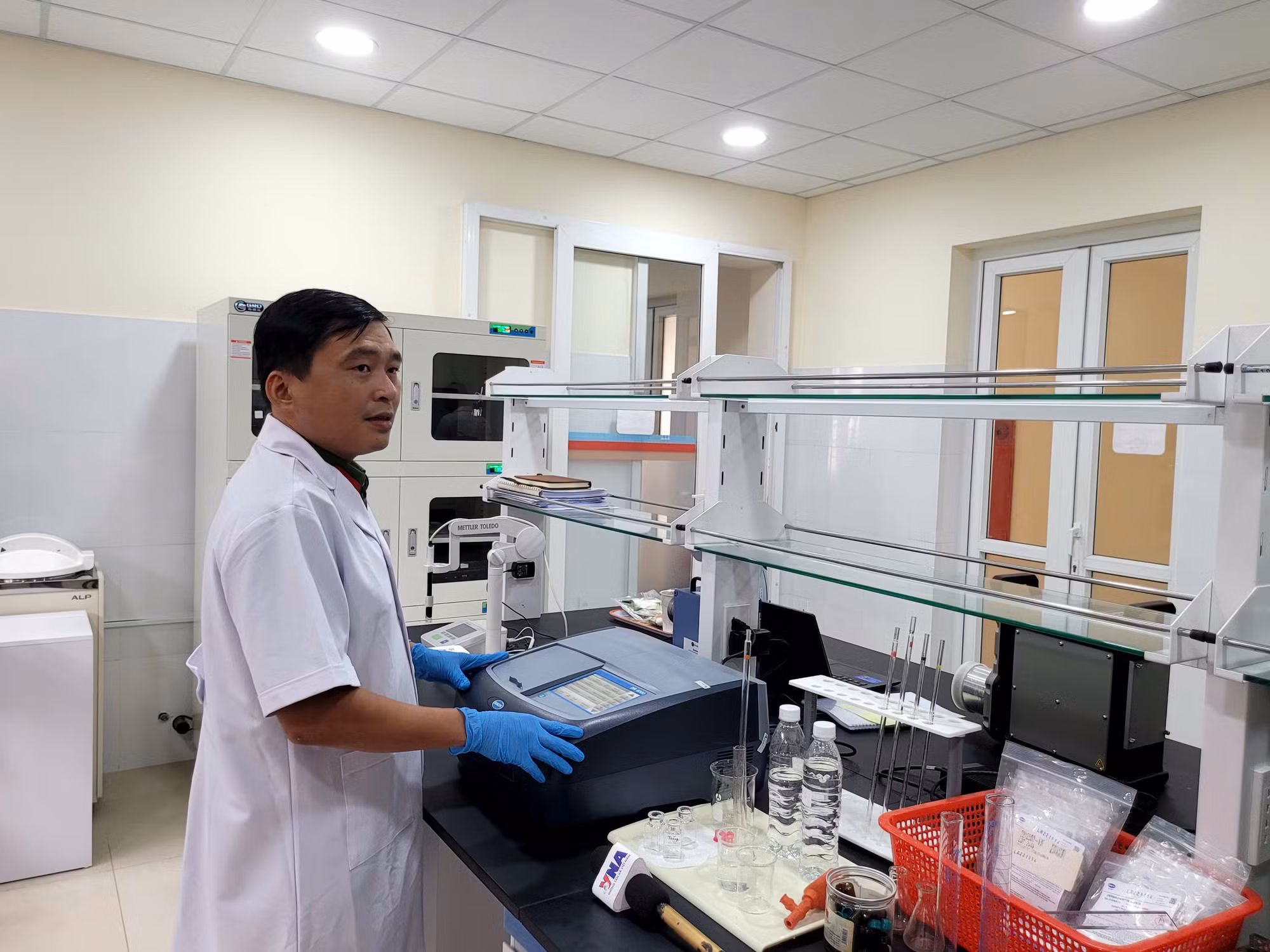 Những lá chắn thầm lặng trên mặt trận kỹ thuật kiểm nghiệm độc chất ảnh 5