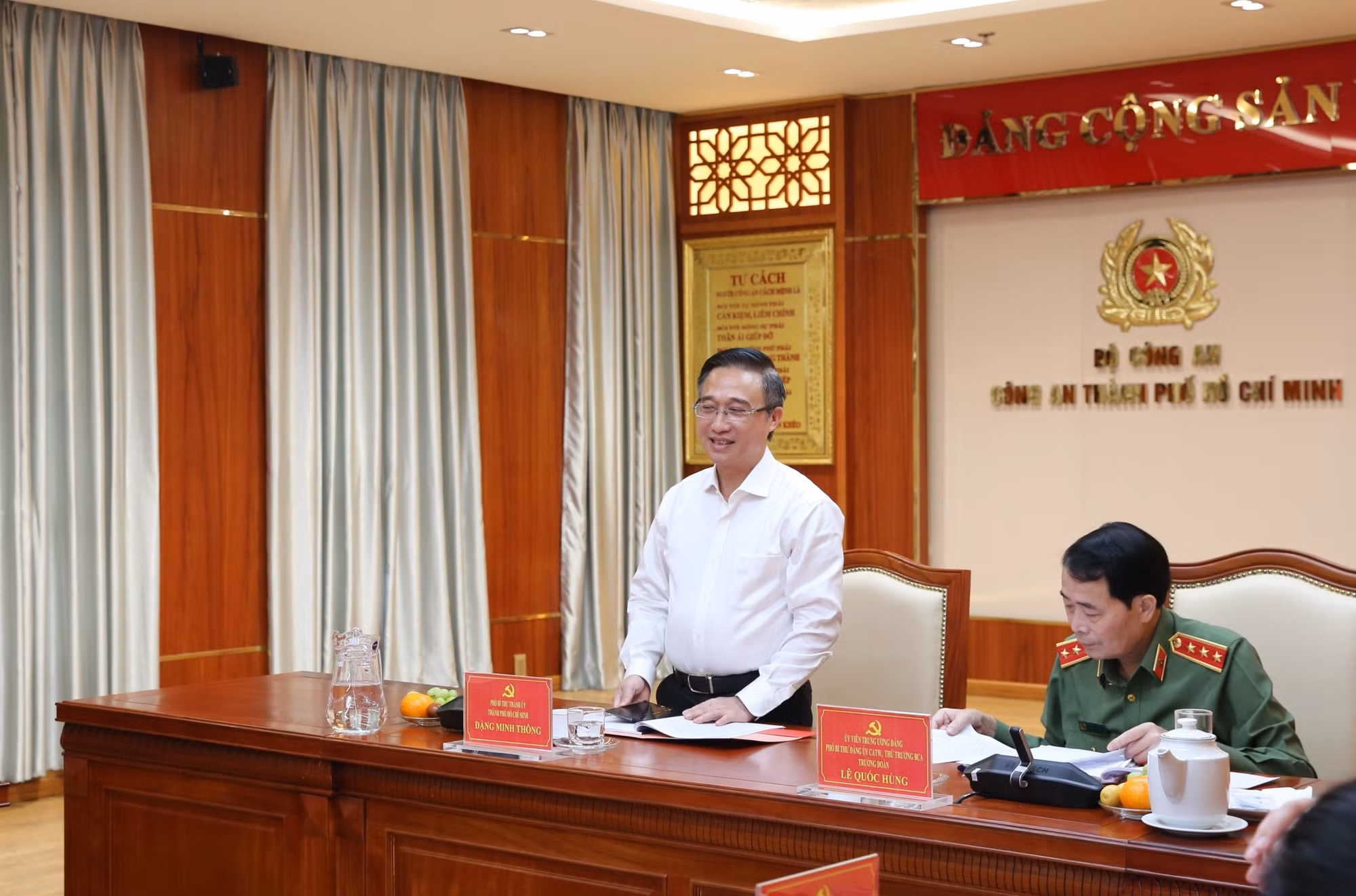 Đồng chí Đặng Minh Thông, Phó Bí thư Thành ủy TP Hồ Chí Minh, phát biểu ý kiến.