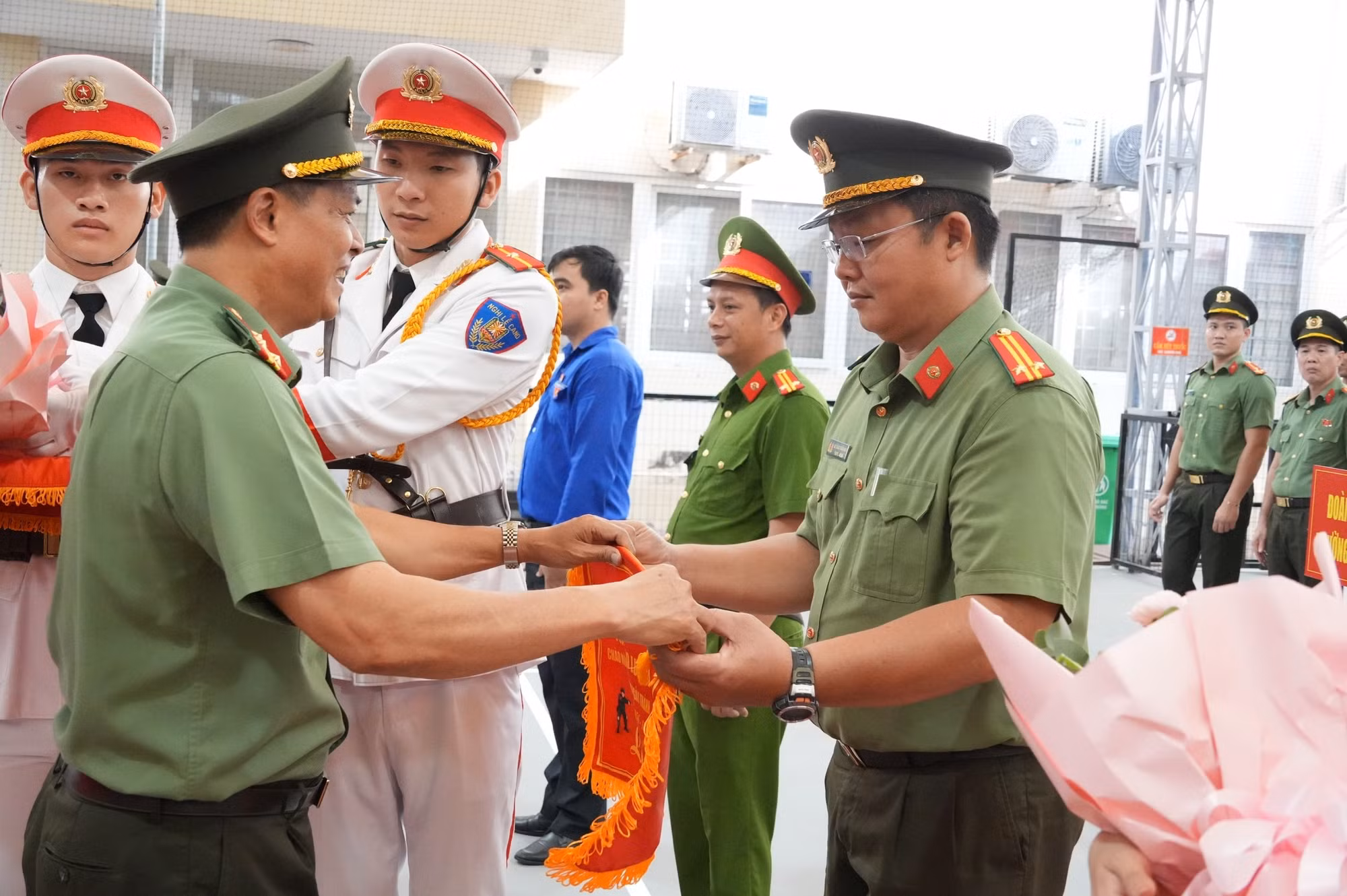 Giao lưu văn hóa, thể thao chào mừng 70 năm Ngày thành lập Phòng Cảnh vệ miền Nam ảnh 2
