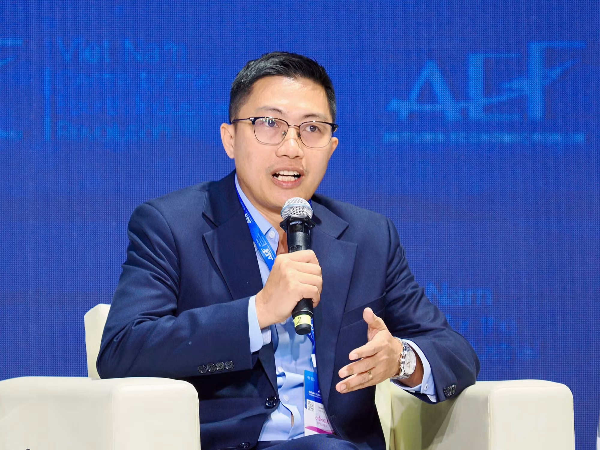 Tiến sĩ Tony Tran, Trưởng bộ phận Chính sách TOTM Labs, chuyên gia Trung tâm Cách mạng Công nghiệp lần thứ 4 tại TP Hồ Chí Minh (HCMC C4IR), điều phối phiên thảo luận “An toàn dữ liệu và an ninh mạng trong kỷ nguyên lượng tử”.