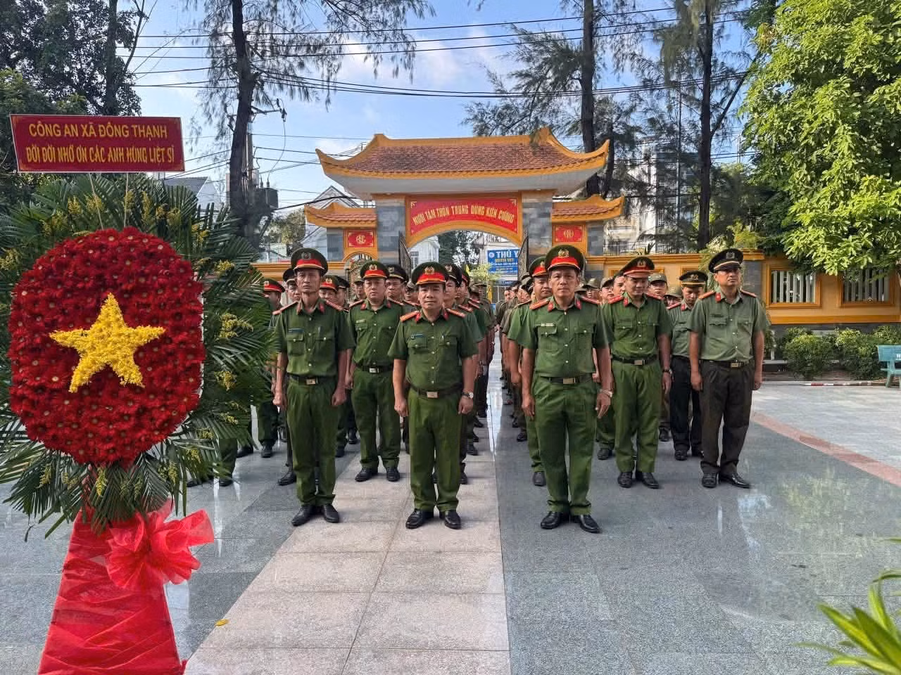 Ấm áp chuỗi hoạt động tri ân của Công an TP Hồ Chí Minh ảnh 19
