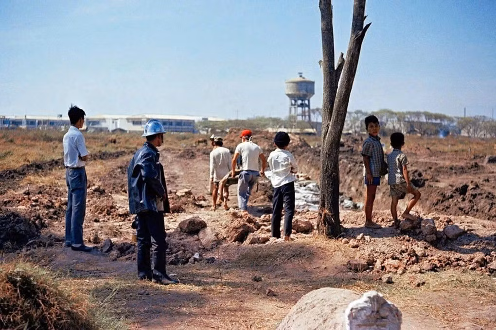 Bức ảnh được cho là chụp tại Nghĩa trang Đô Thành vào năm 1968, manh mối quan trọng để xác định nơi chôn cất các liệt sĩ trong chiến dịch Mậu Thân.