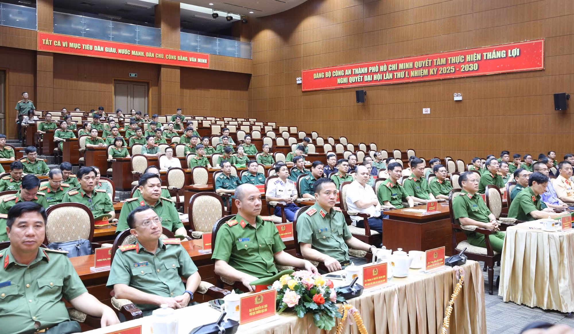 805a2410.jpg