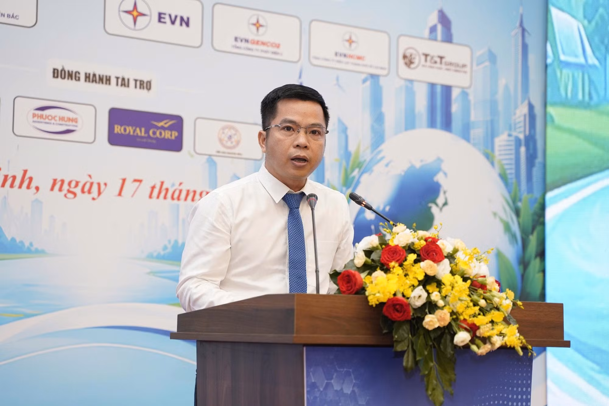 Phó Trưởng đại diện Văn phòng Bộ Công Thương tại khu vực miền Trung - miền Nam Ông Huỳnh Anh Tuyên phát biểu tại hội thảo.