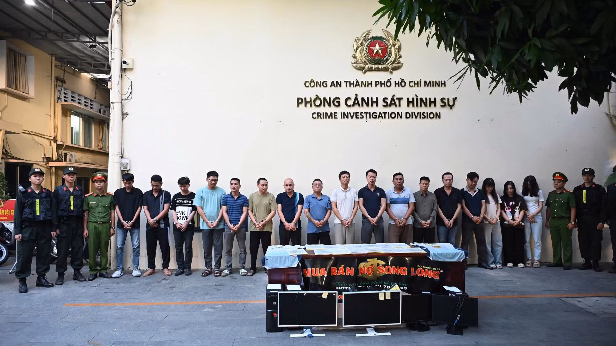 Bắt tạm giam 17 đối tượng trong đường dây đòi nợ kiểu “xã hội đen” để cưỡng đoạt tài sản ảnh 3