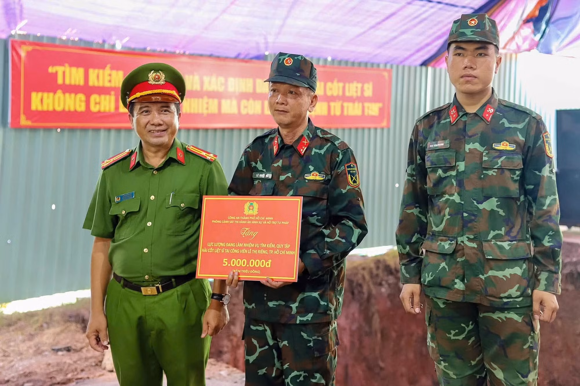 Tri ân các Anh hùng liệt sĩ và Mẹ Việt Nam anh hùng ảnh 12