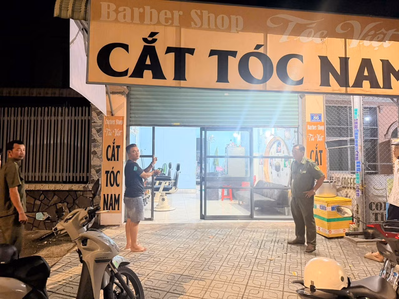 Đối tượng Lý Quốc Khải chỉ nơi gây án.