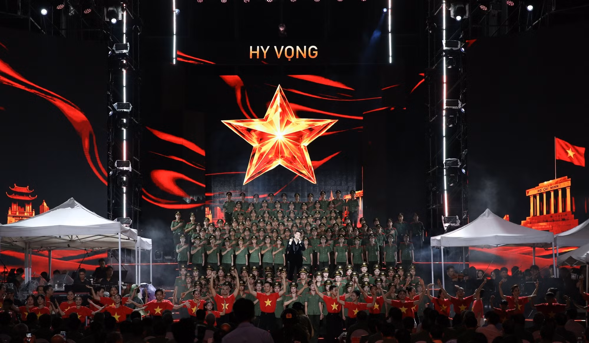 Khát vọng vươn mình của một trung tâm hội nhập, kết hợp cùng những vũ điệu ánh sáng của công nghệ tương lai.
