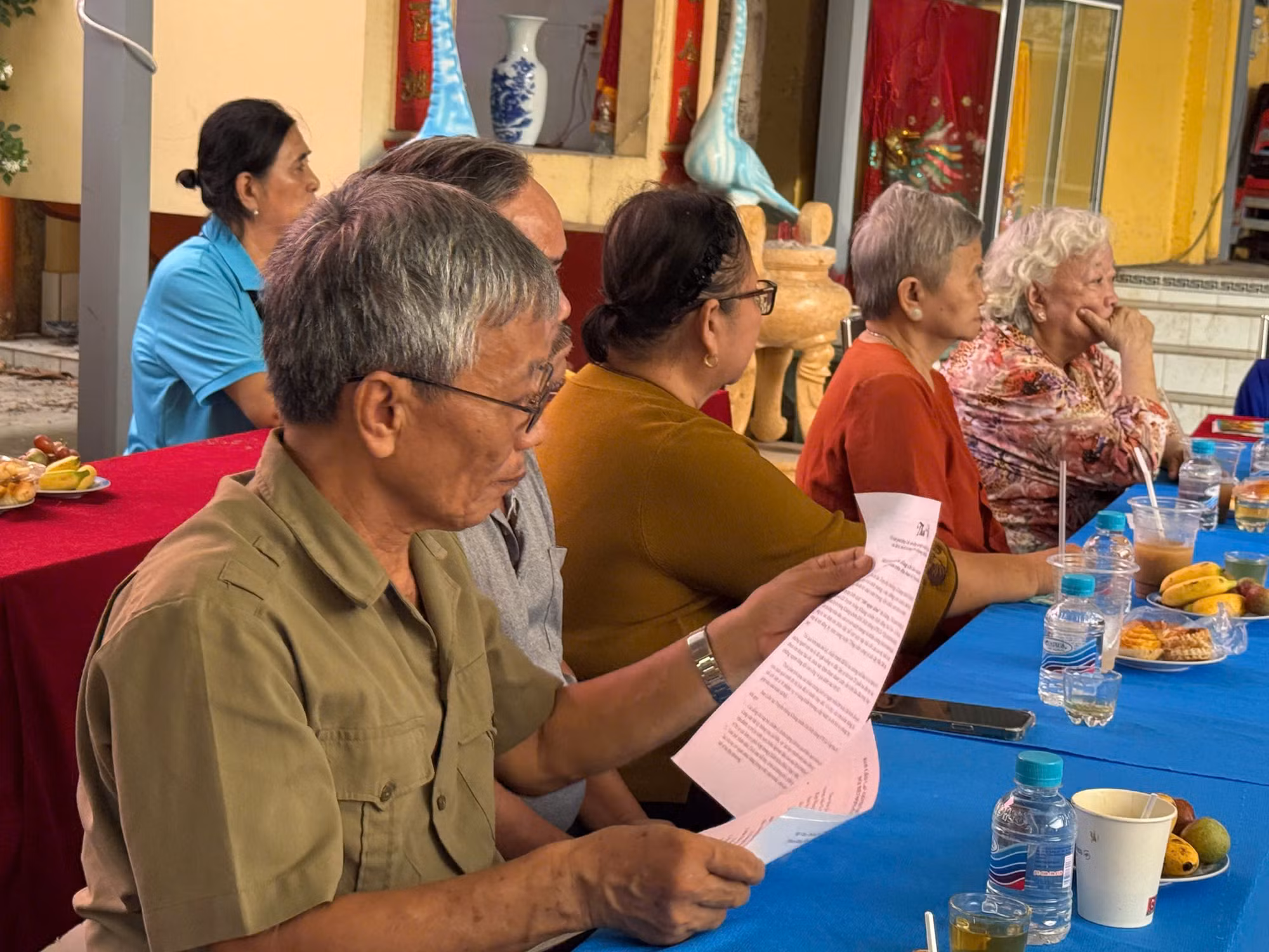 Các đại biểu dự buổi phát động.