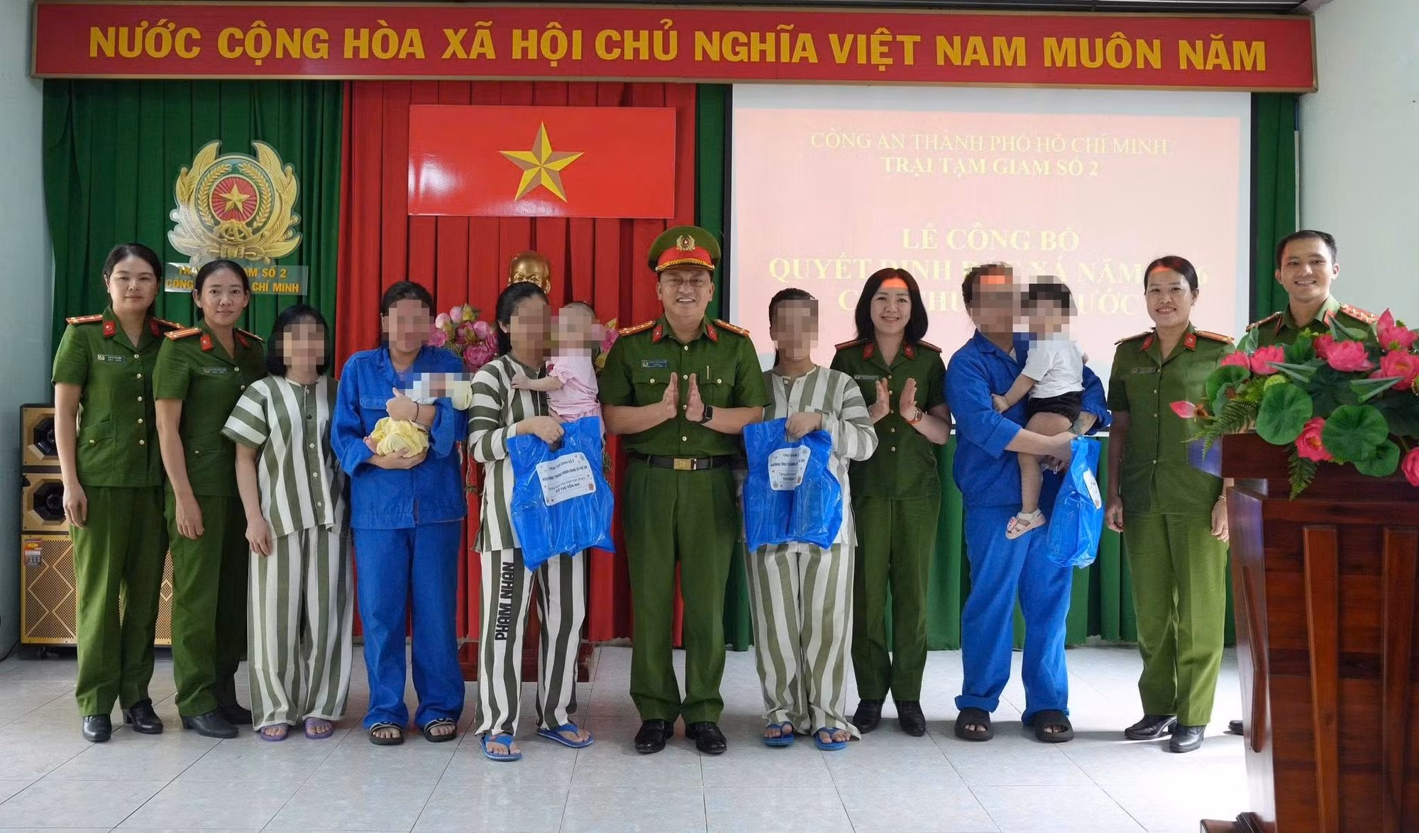 Hôm nay, 9.950 phạm nhân được đặc xá trở về ảnh 44