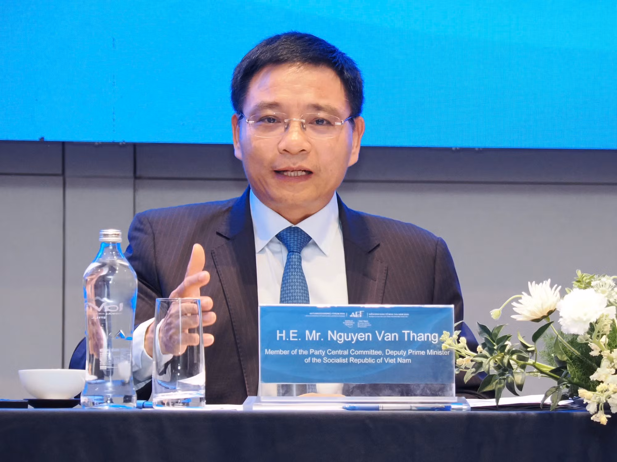 Phó Thủ tướng Chính phủ Nguyễn Văn Thắng phát biểu tại buổi làm việc.