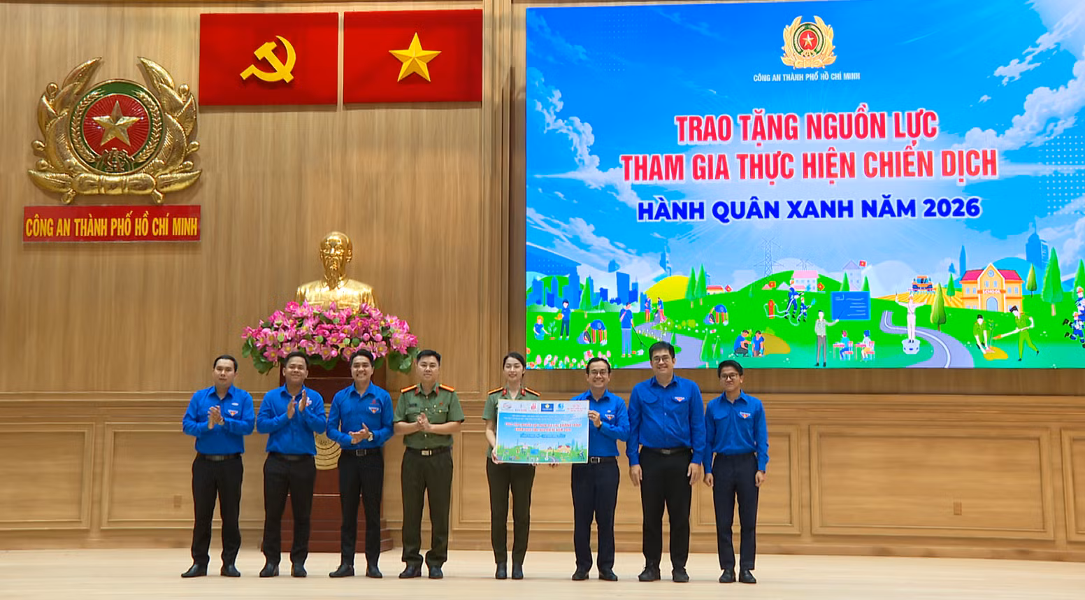 Công an TP Hồ Chí Minh lan tỏa hình ảnh đẹp chiến sĩ Hành quân xanh ảnh 8