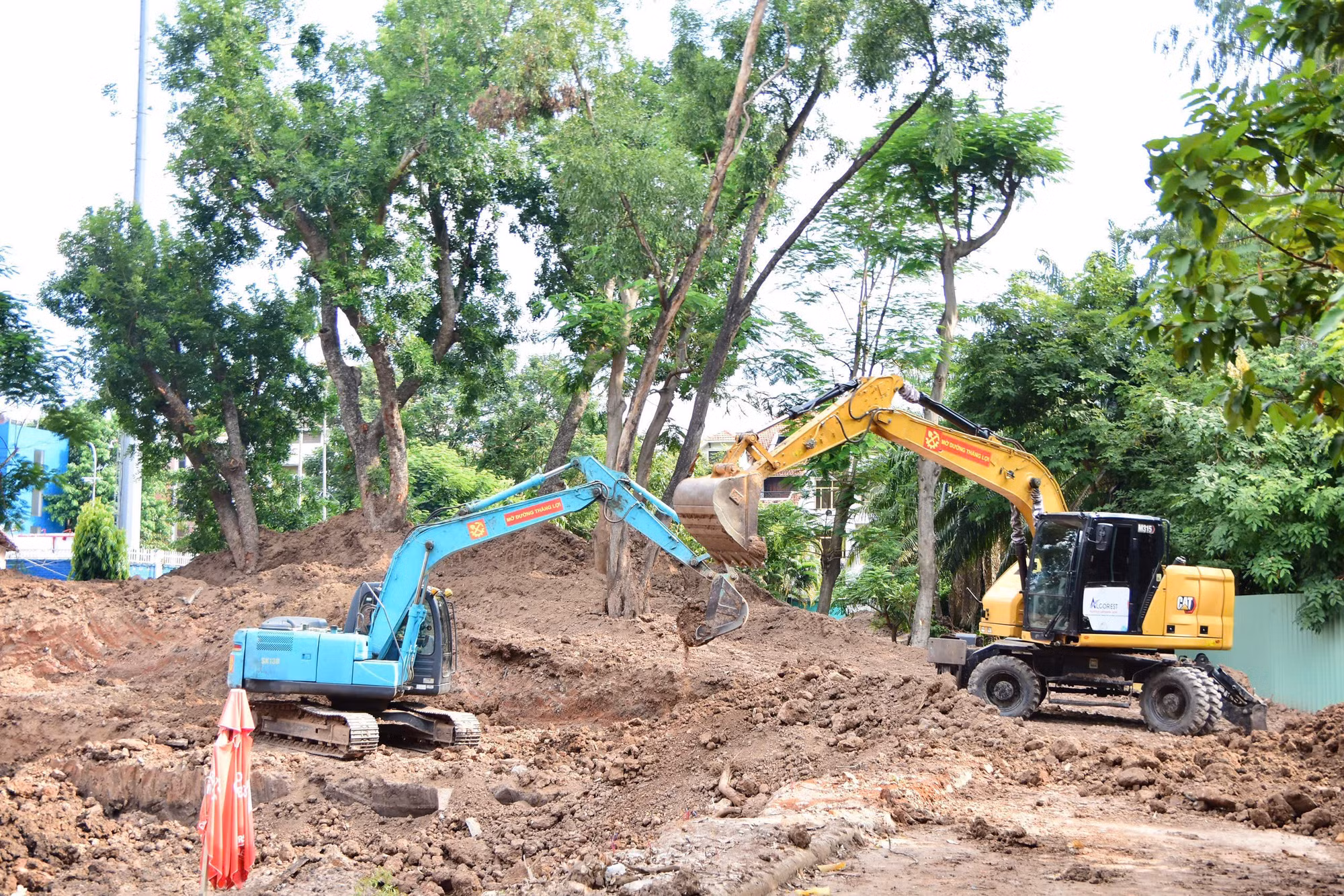 Phát hiện thêm nhiều hài cốt liệt sĩ tại Công viên Lê Thị Riêng ảnh 1