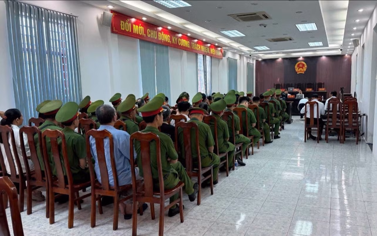 Phòng Cảnh sát Thi hành án hình sự và hỗ trợ tư pháp chủ động, phối hợp chặt chẽ với các đơn vị nghiệp vụ giữ vững an ninh trật tự tại hàng trăm phiên tòa xét xử…
