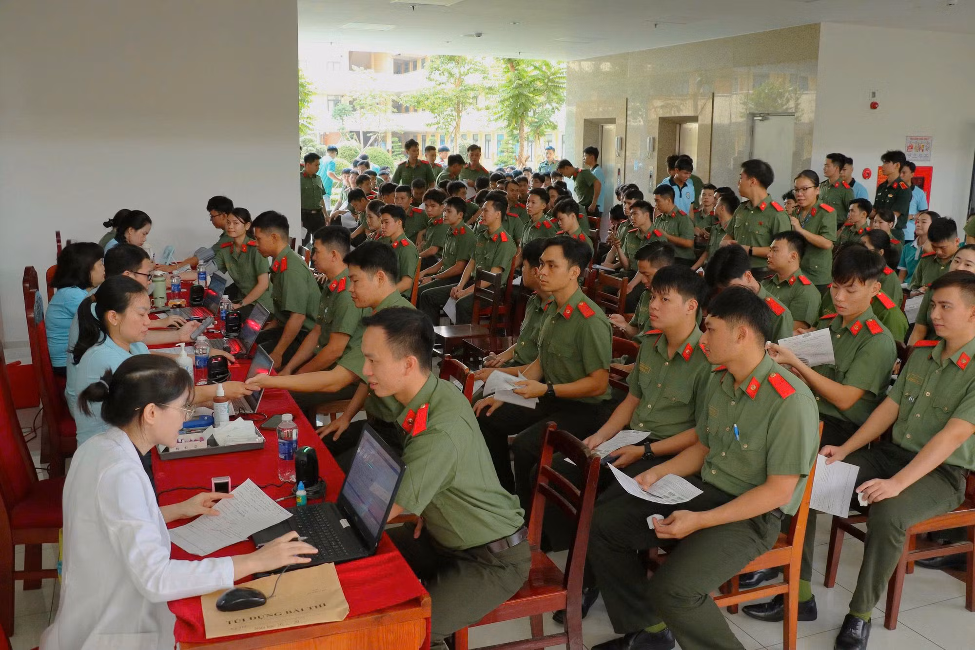 Trường Đại học ANND vượt chỉ tiêu hiến máu tình nguyện năm 2026 ảnh 4
