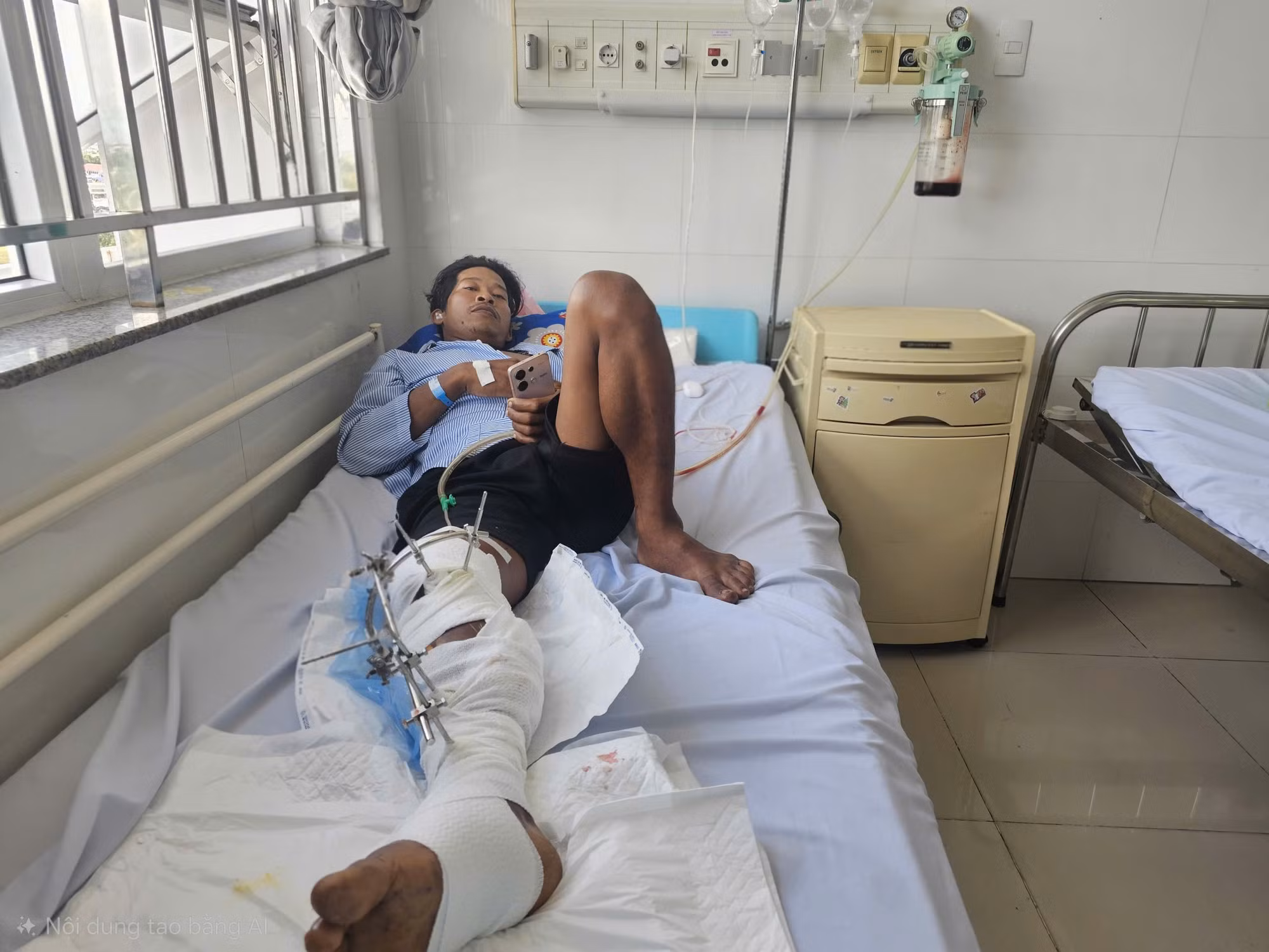 Tình trạng bệnh nhân hiện ổn định, vết thương tiến triển tốt.