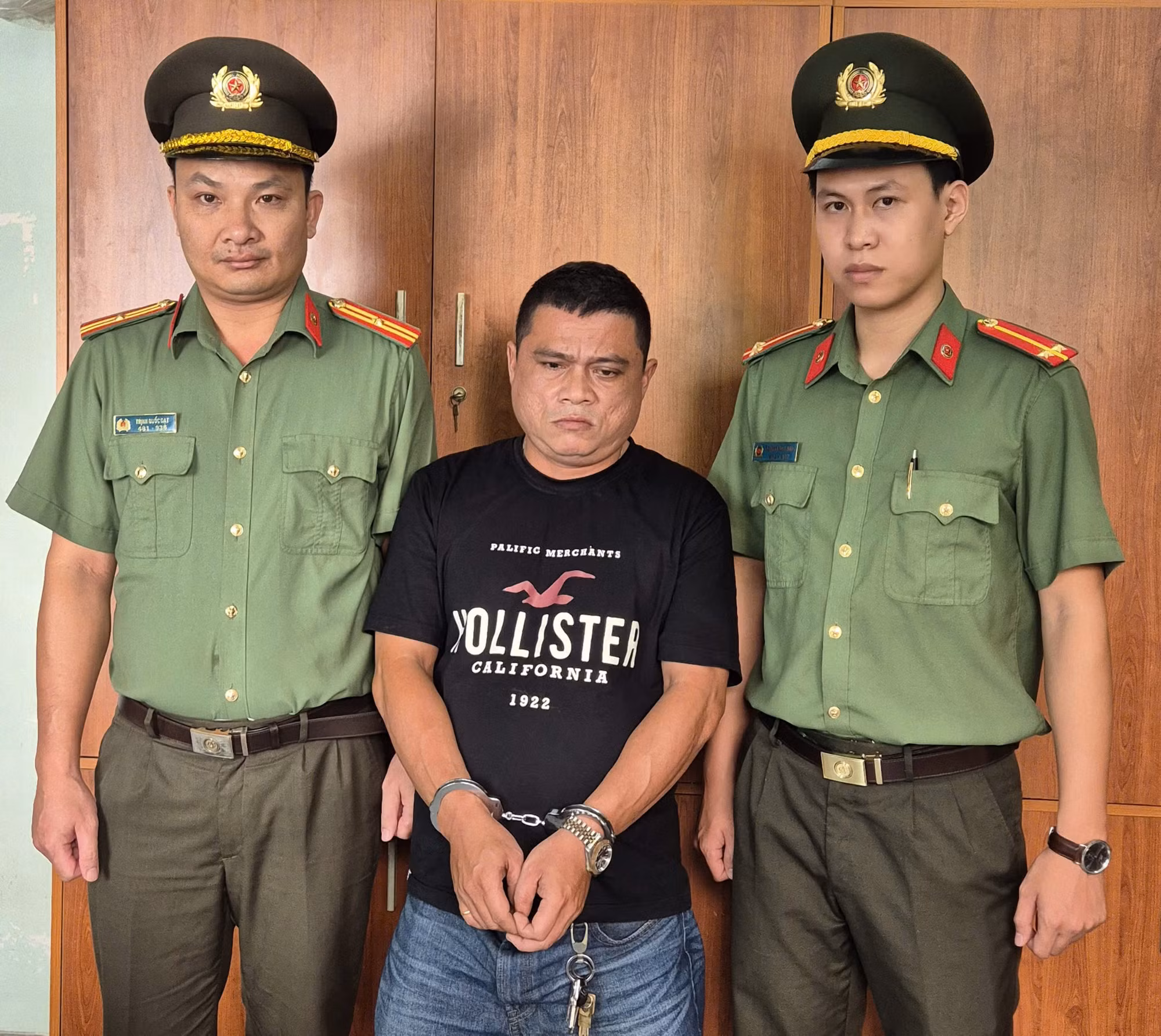 Huỳnh Nhật Phương bị bắt giữ.