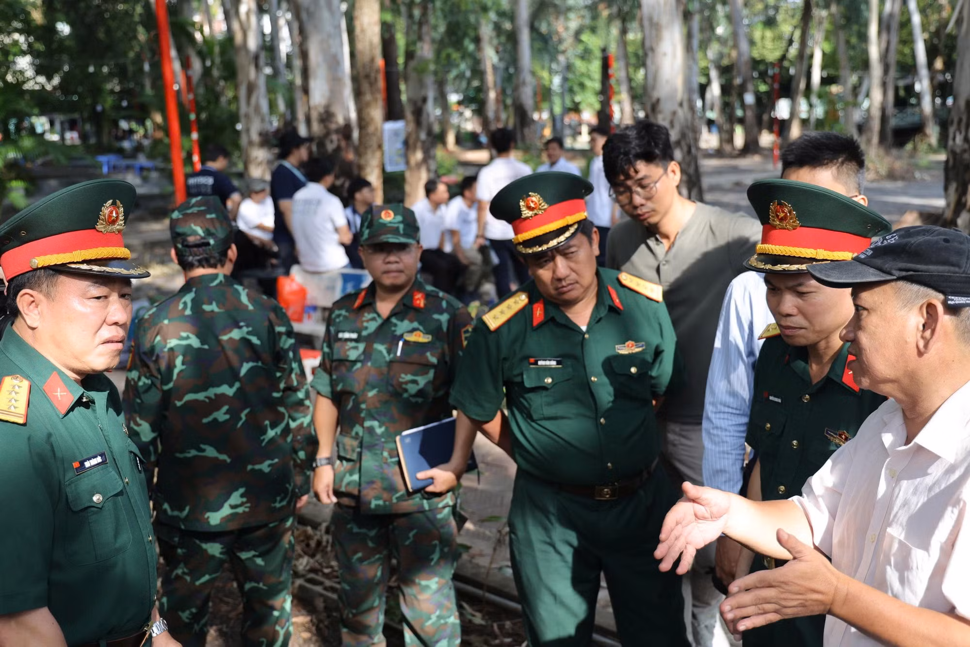 Dùng công nghệ hiện đại để tìm hài cốt liệt sĩ tại Công viên Lê Thị Riêng ảnh 2