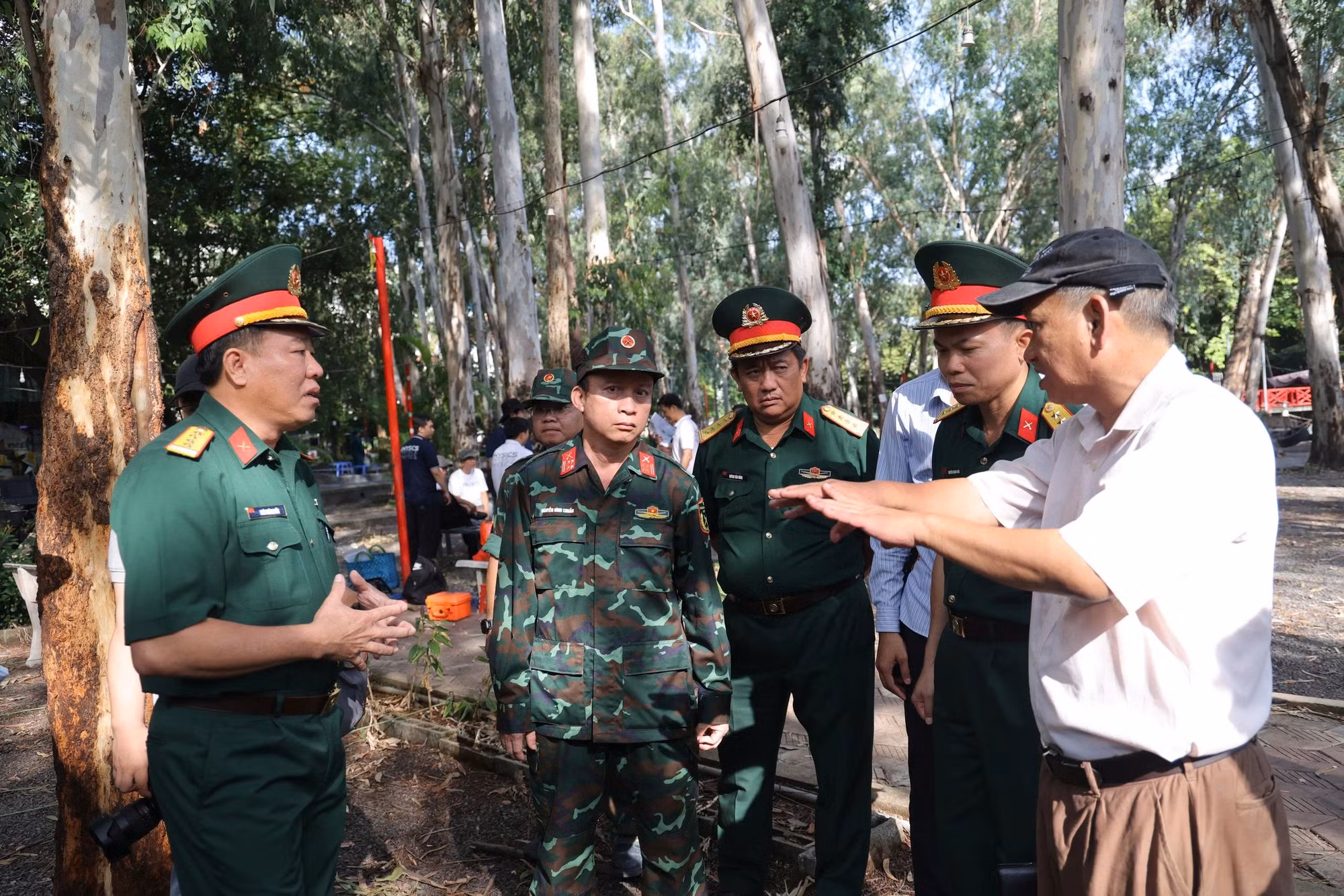 Dùng công nghệ hiện đại để tìm hài cốt liệt sĩ tại Công viên Lê Thị Riêng ảnh 3