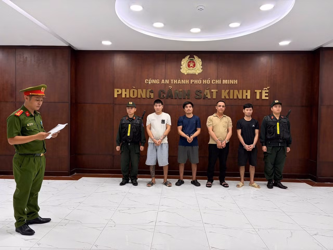 Phòng Cảnh sát kinh tế Công an TP Hồ Chí Minh khởi tố 3 vụ án, bắt tạm giam 4 bị can: Lưu Văn Thiệp, Lâm Văn Hưng, Nguyễn Văn Định, Trần Văn Nghĩa.