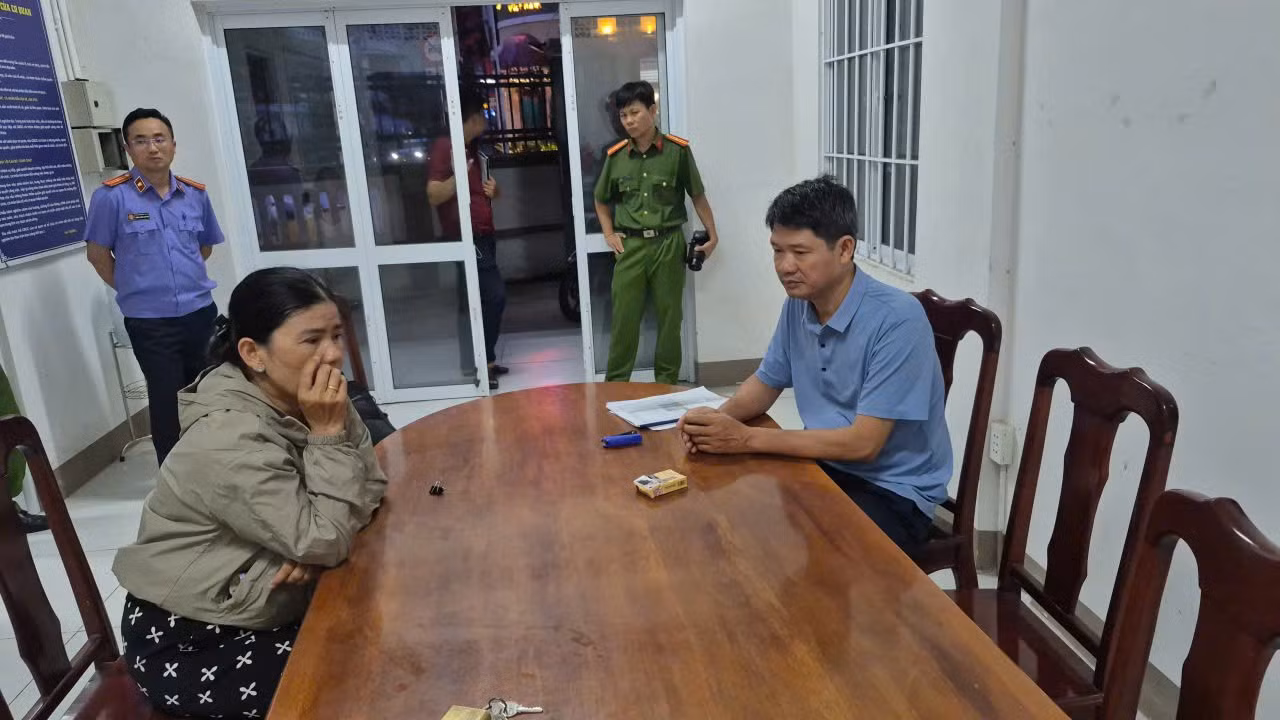 Trương Thị Thu Hà và Nguyễn Văn Lời tại cơ quan điều tra.