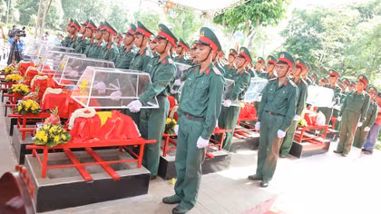 Truy điệu, an táng 27 hài cốt liệt sĩ hy sinh ở Campuchia