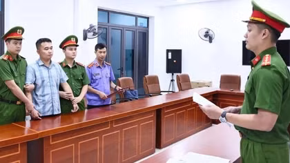  Nguyễn Hà Duy bị bắt về tội lợi dụng chức vụ quyền hạn khi thi hành công vụ