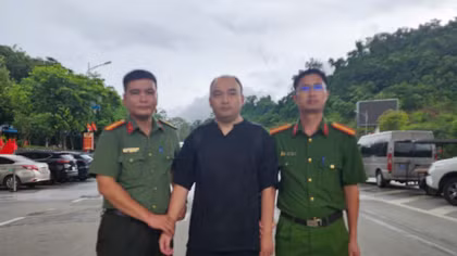 Công an tỉnh Bắc Ninh bàn giao đối tượng truy nã cho Trung Quốc 