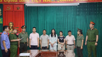 Khởi tố nhóm đối tượng làm giả hồ sơ nhà ở xã hội để trục lợi