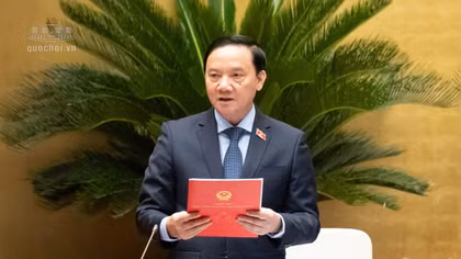 Chủ nhiệm Ủy ban Pháp luật và Tư pháp của Quốc hội Phan Chí Hiếu trình bày Báo cáo tóm tắt ý kiến về Báo cáo giải trình, tiếp thu và chỉnh lý dự thảo Bộ luật Tố tụng hình sự (sửa đổi).