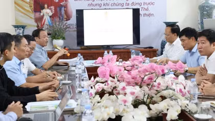 Lãnh đạo tỉnh Bắc Ninh làm việc với Giáo xứ Tử Nê