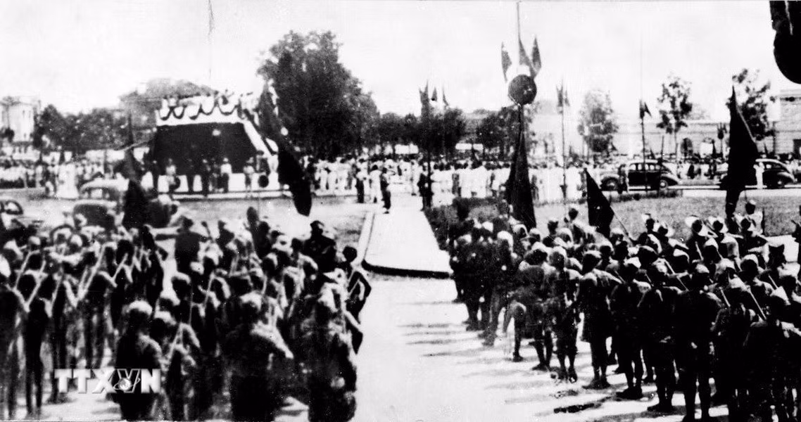ttxvn-dai-hoi-lan-thu-nhat-cua-dang-5.jpg