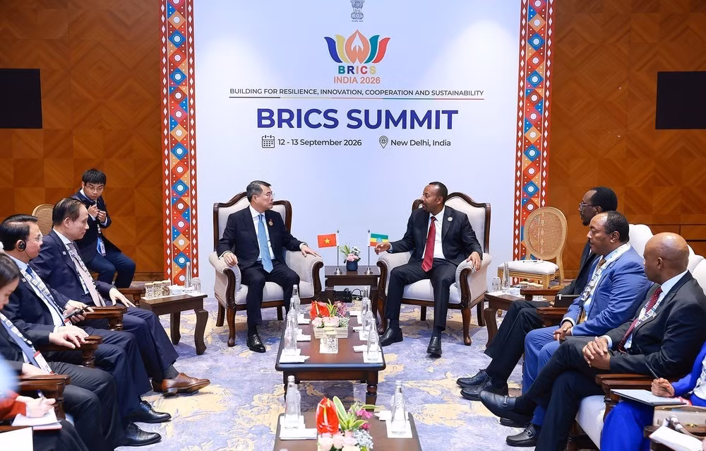 Thủ tướng Lê Minh Hưng gặp Thủ tướng Ethiopia Abiy Ahmed.