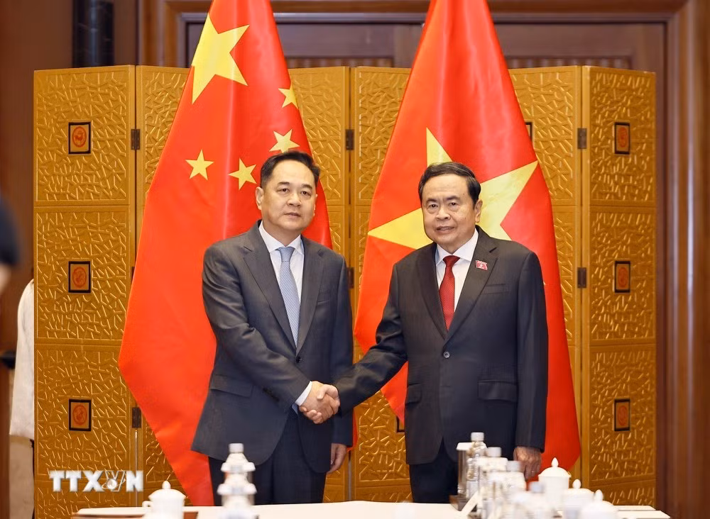 Chủ tịch Quốc hội Trần Thanh Mẫn và Chủ tịch Hội Hữu nghị đối ngoại nhân dân Trung Quốc Dương Vạn Minh.