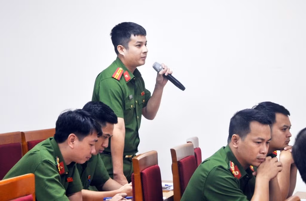 Hà Nội: Hội Cựu CAND phường Dương Nội làm cầu nối đưa trí tuệ chuyên gia PCCC đến địa bàn dân cư ảnh 6