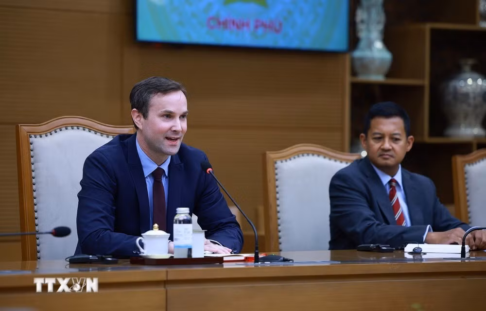 Ông Jochen Schmittmann, Trưởng đại diện Quỹ Tiền tệ quốc tế (IMF), tại Việt Nam, Campuchia, Lào phát biểu.