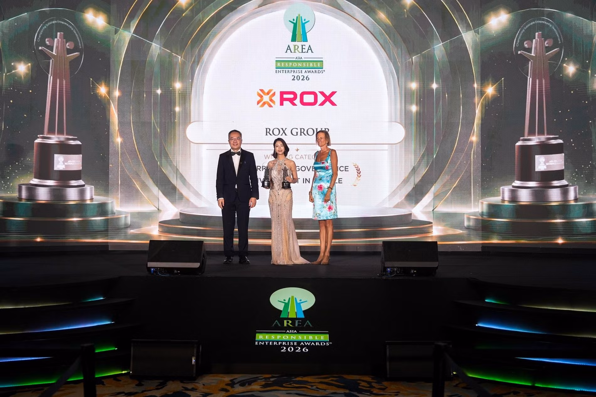 Đại diện ROX Group nhận giải Corporate Governance tại AREA 2026.
