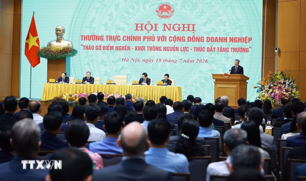 Hội nghị Thường trực Chính phủ với cộng đồng doanh nghiệp.