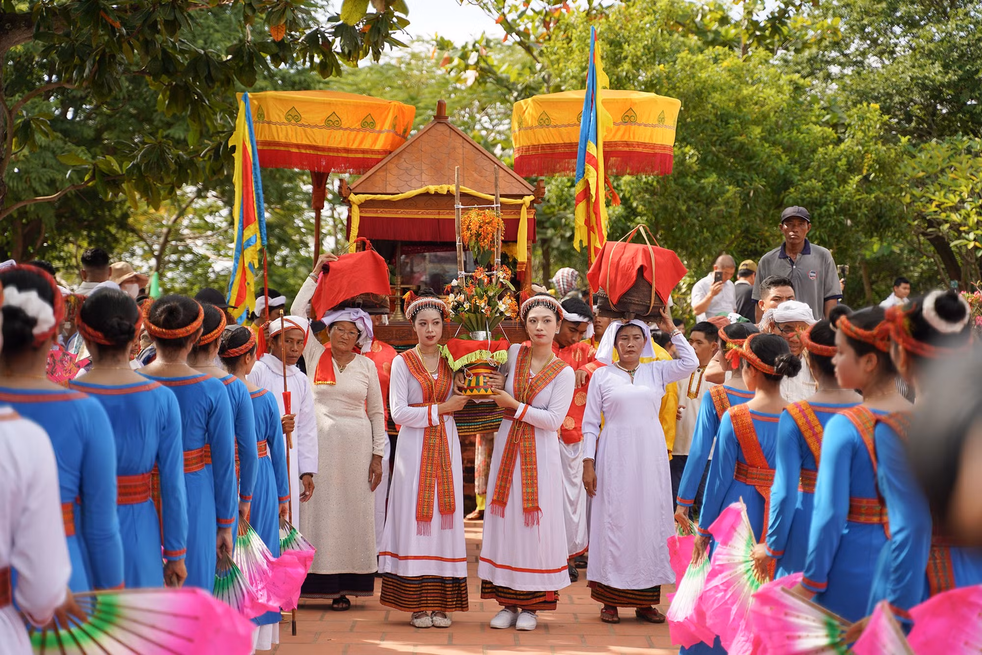 Lễ hội Katê của người Chăm ở Lâm Đồng.