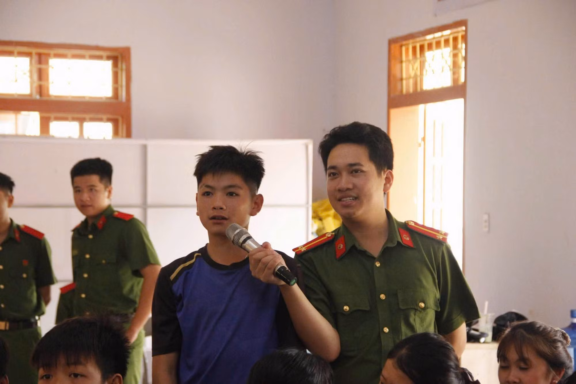 Chương trình học tiếng Anh miễn phí tại xã vùng biên Phiêng Khoài, tỉnh Sơn La.