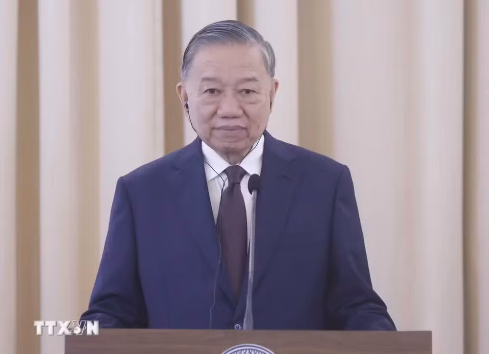 Tổng Bí thư, Chủ tịch nước Tô Lâm tại cuộc gặp gỡ báo chí, thông báo kết quả hội đàm với Thủ tướng Thái Lan Anutin Charnvirakul.