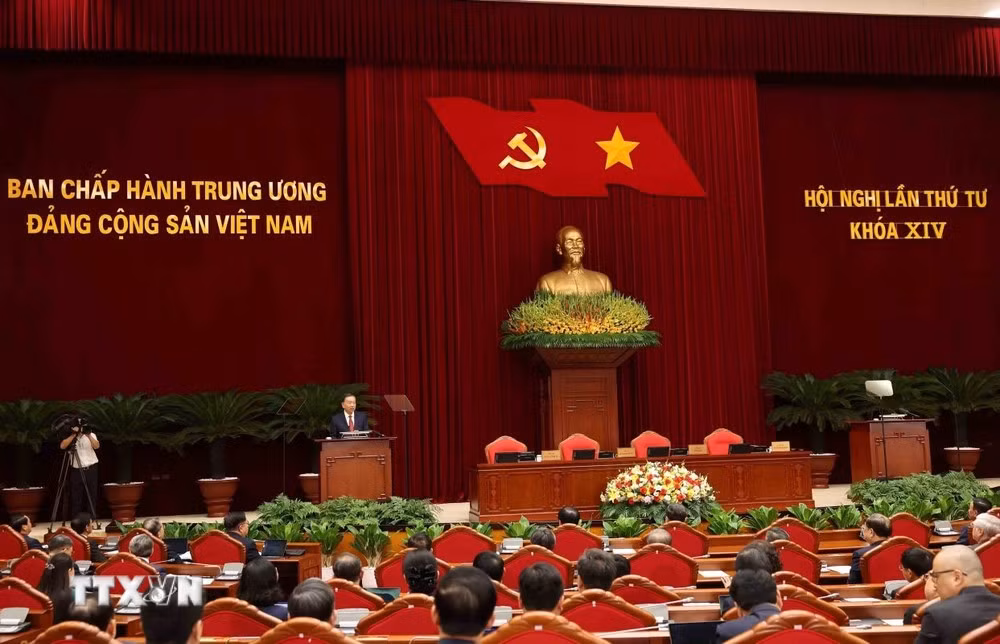Tổng Bí thư, Chủ tịch nước Tô Lâm phát biểu bế mạc Hội nghị lần thứ tư Ban Chấp hành Trung ương Đảng khóa XIV. Ảnh: Thống Nhất/TTXVN