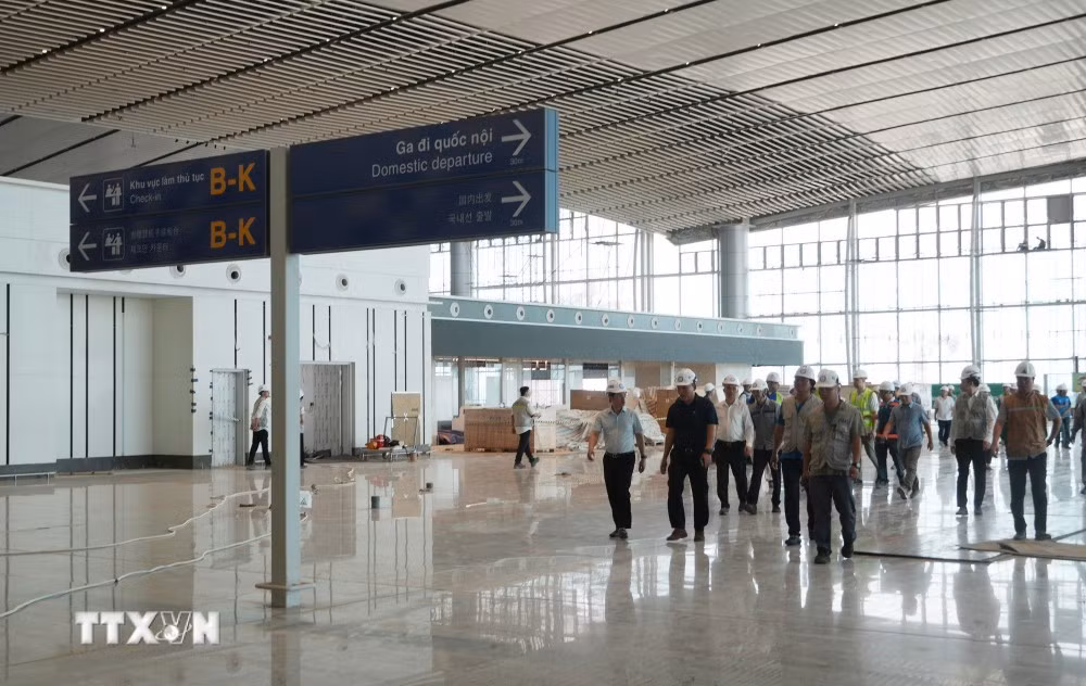 Bên trong nhà ga hành khách sân bay Long Thành đã cơ bản hoàn thiện phần xây dựng. Ảnh: Công Phong/TTXVN