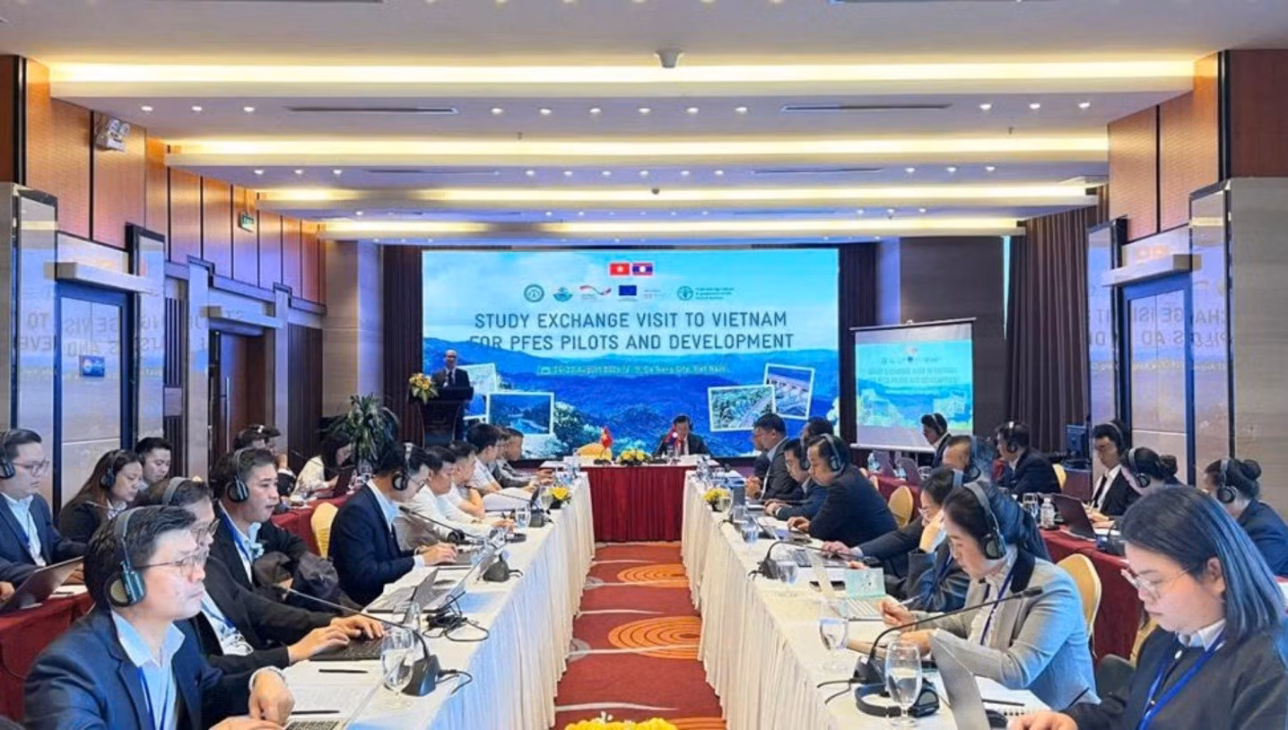 Chương trình trao đổi kinh nghiệm giữa Việt Nam và Lào về chính sách DVMTR, tổ chức tại Đà Nẵng.