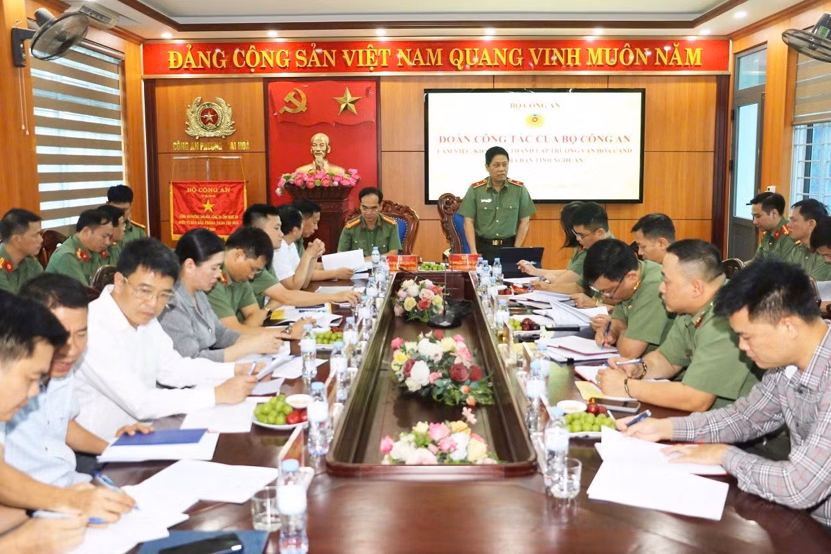 Toàn cảnh buổi làm việc