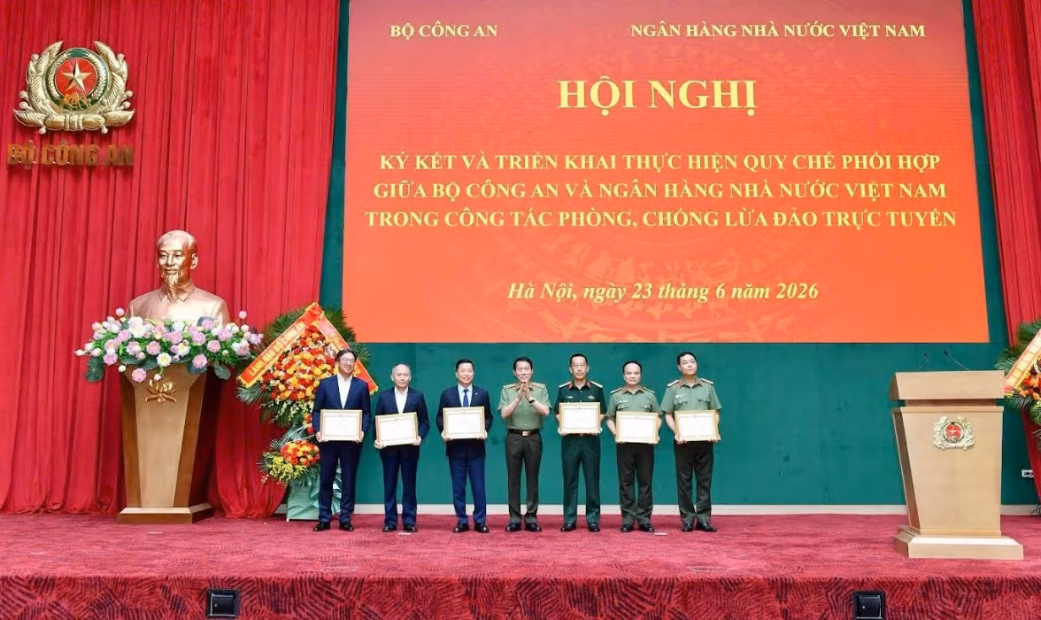 hoi.jpg